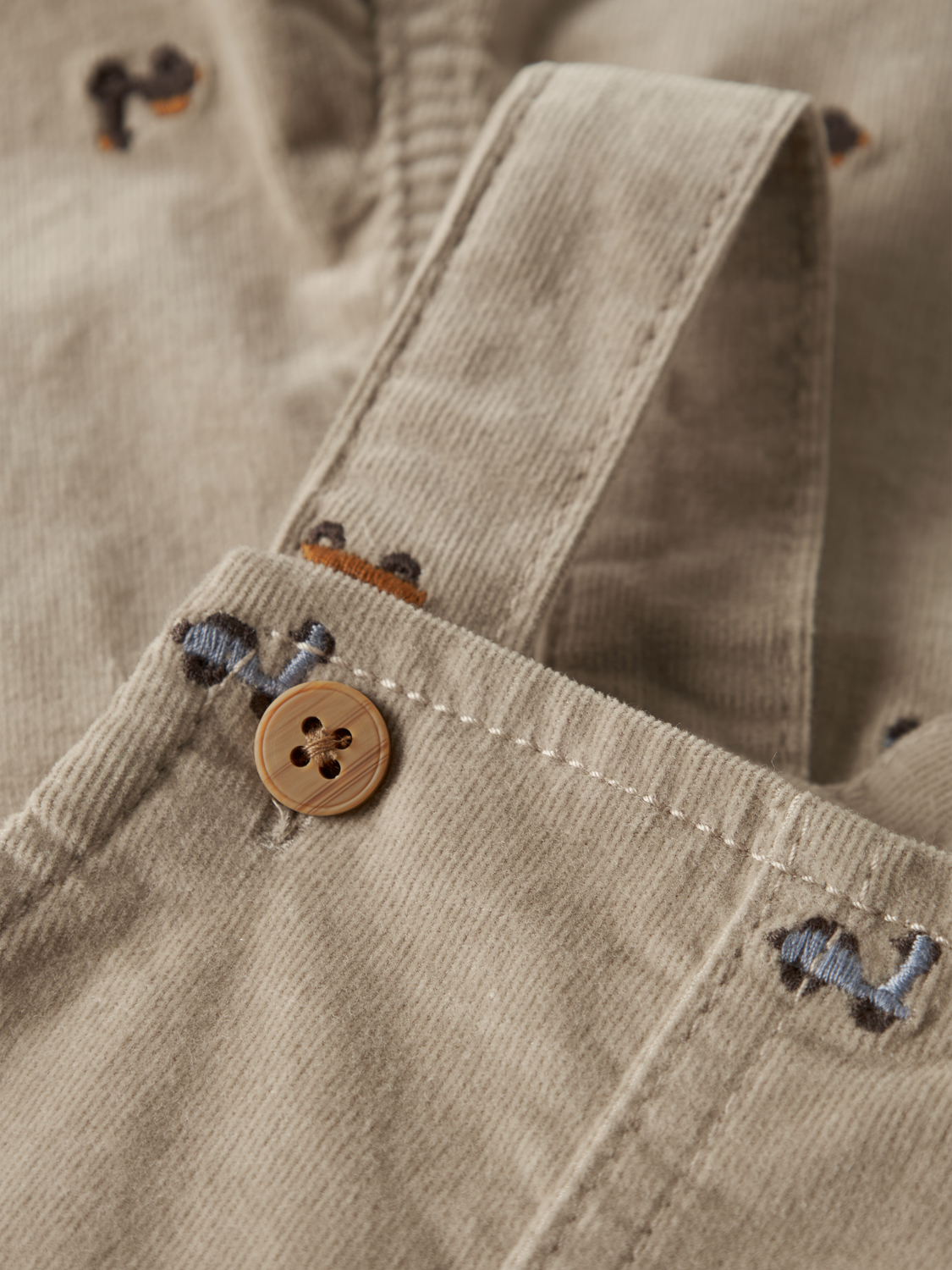 model_shot-front_full